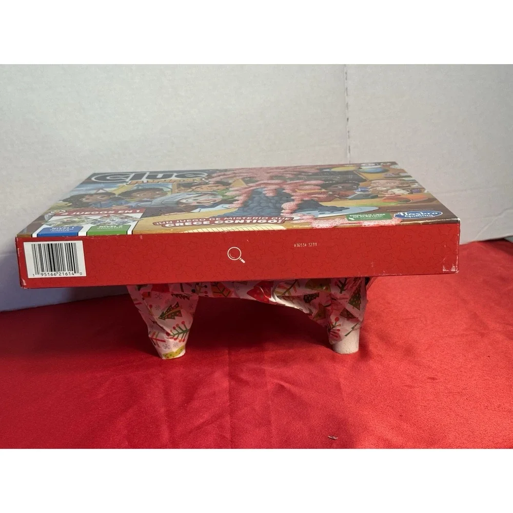 Clue Junior Game, 2-Sided Gameboard, 2 Games in 1, Clue Mystery Game for Younger